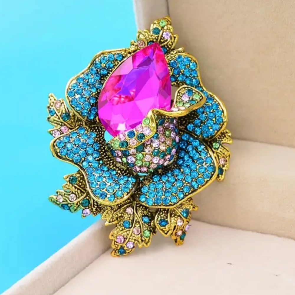 🆕Vintage Large Flower-Elegant Pink and Blue Crystal Brooch